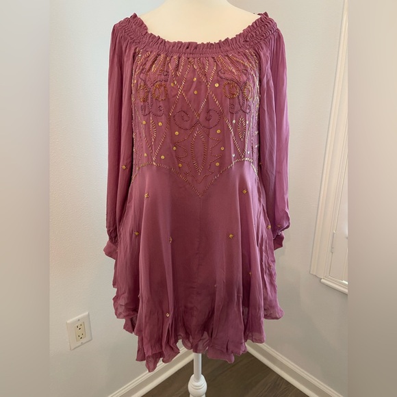 FREE PEOPLE - Bali Moon Gleam Embellished Off The Shoulder Dress in Mauve Orchid - Picture 3 of 14
